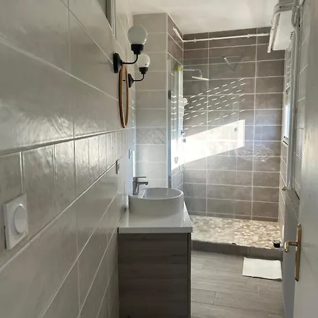 Plein Centre 180m Apartman